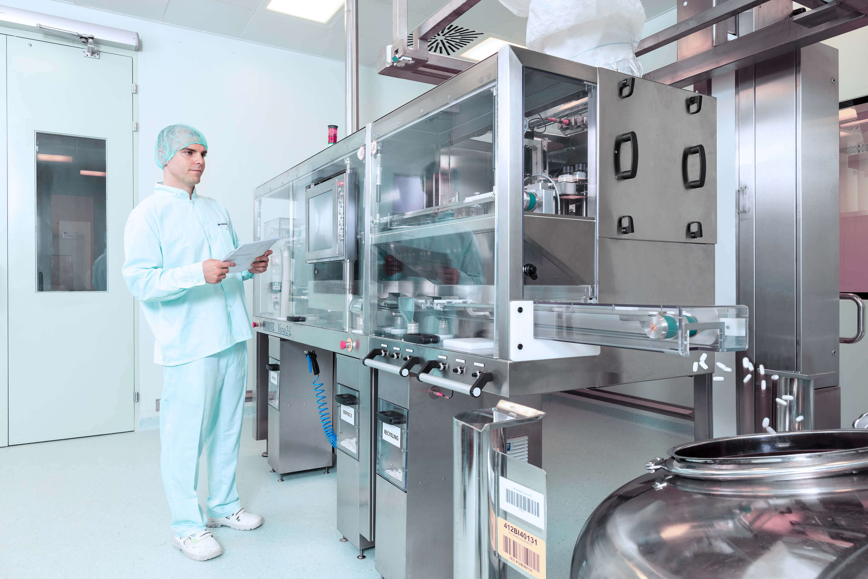 Worker at the machine