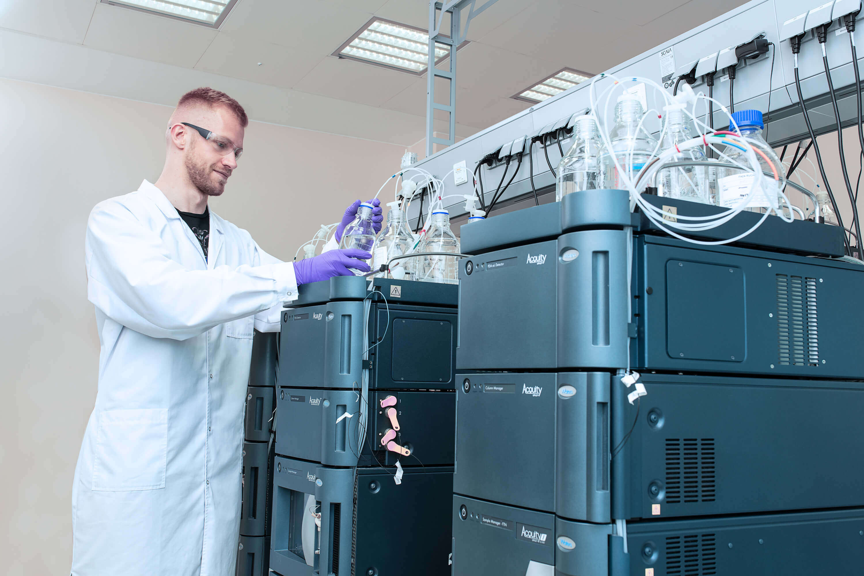 Worker at the machine