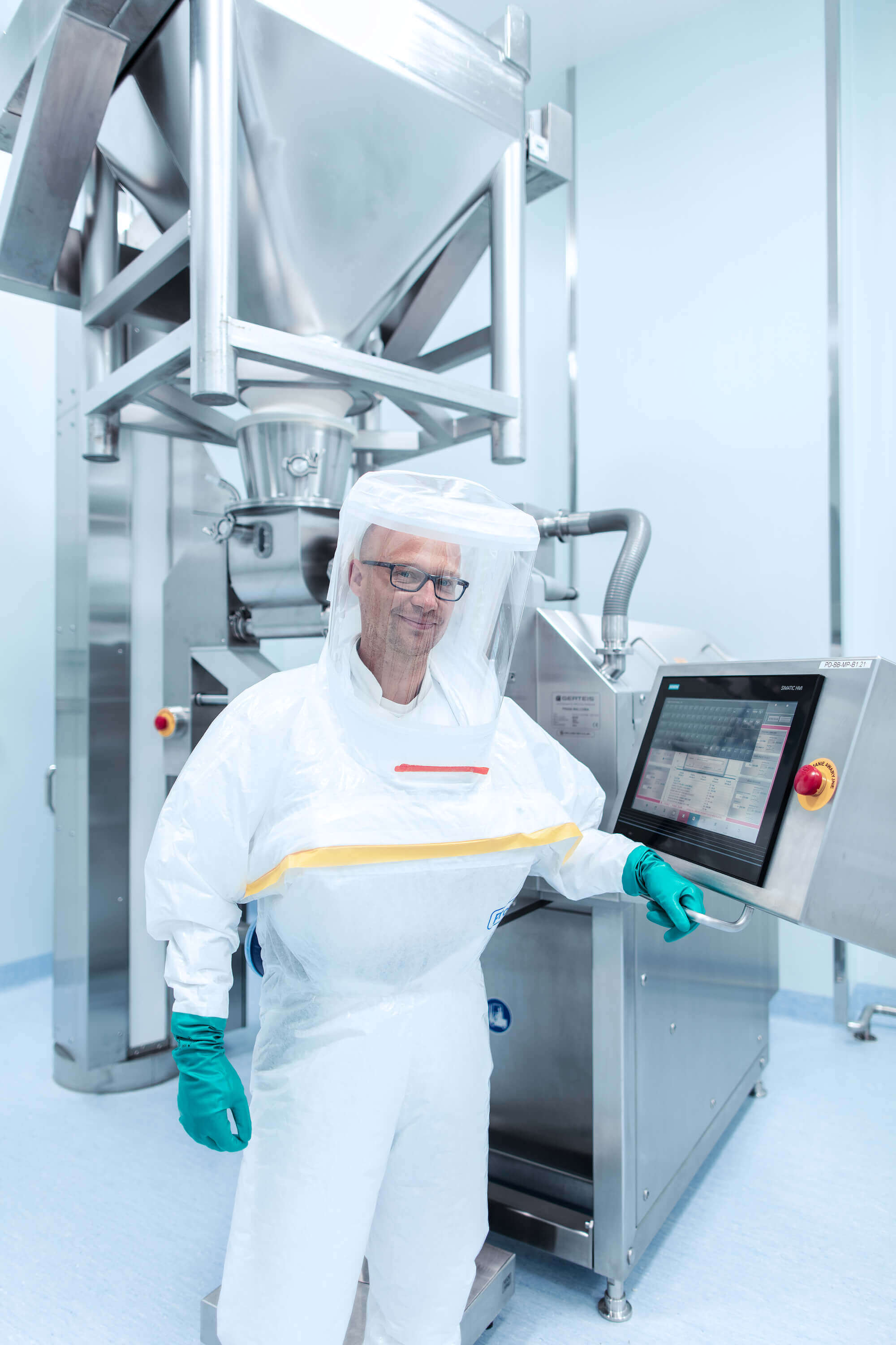 Worker at the machine